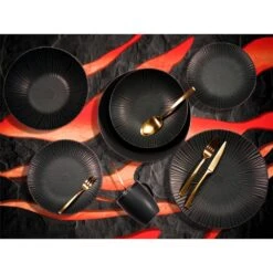 CreaTable Tafelservice »Vesuvio«, (Set, 12 Tlg., Teller Set Für 4 Personen), Service, Schwarz, Ausdrucksstarkes Relief, Made In Europe -Erstellbar Geschäft e1a0f8b1c4764df0b93d0fa77c839e4a